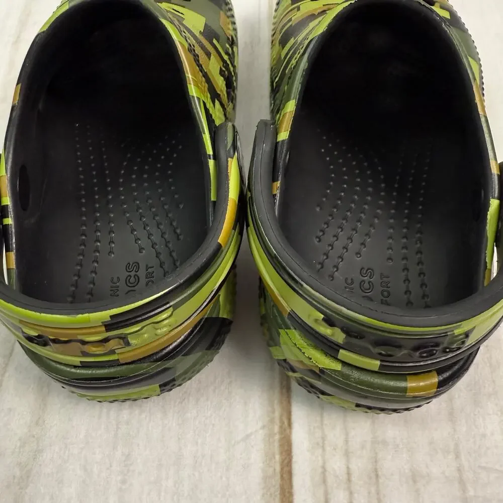 boys‎ classic crocs digi camo sandals 9C